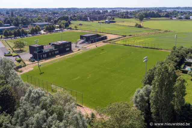 Burgemeester Frank Gys (N-VA) pakt uit met stunt: “Voetbalvelden Belgische voetbalbond zijn van ons!”