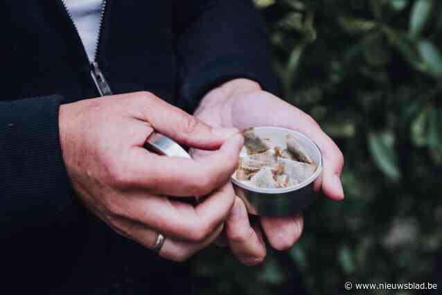 Politie neemt 170 potjes snus in beslag bij controle dag- en nachtwinkels