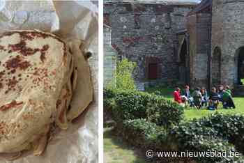 Hier delen buurtbewoners één middag lang gratis pannenkoeken uit