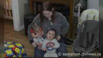 Saskatoon mom scrambling to keep a roof over her head after finding mould in her suite