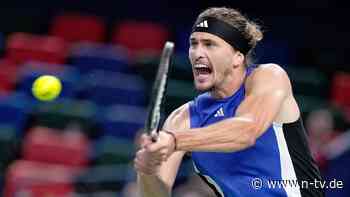 Angeschlagener Tennisstar siegt: Alexander Zverev schimpft, wütet und wirft Schläger