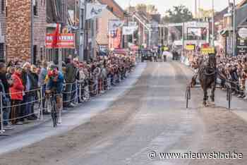 Renner Tim Declercq wint race tegen paard tijdens Winkel Koerse: “Een heel bijzondere ervaring”