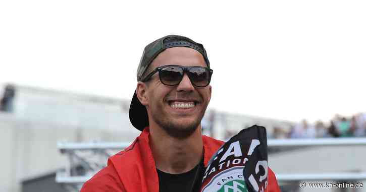 Lukas Podolski: „König“ Lukas feiert Abschied – Wie „Prinz Poldi“ zur deutschen Fußball-Legende wurde