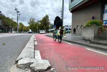 Betonnen varkensruggen op Genkse Europalaan na een jaar alweer in vernieling gereden