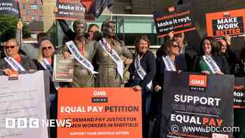 Council announces equal pay review of 2,000 roles