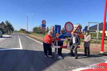Nieuw tweerichtingsfietspad in Veldkantstraat opengesteld: “Comfortabele fietsverbinding van net geen kilometer”