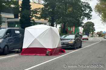 Voetganger (52) in levensgevaar na aanrijding door wagen in Oostkamp