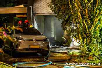 Flinke schade aan woning in Zeewolde door uitslaande brand, ook elektrische auto vat vlam