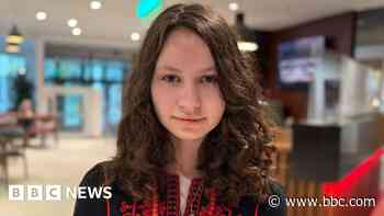 Ukrainian refugees perform with homeland orchestra