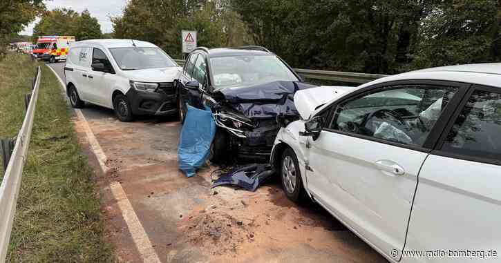 Unfall mit mehreren Fahrzeugen: Kinder unter den Verletzten