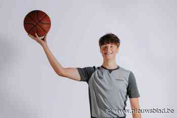 Remko Walravens uit Roosdaal bekroond tot Official van het Jaar