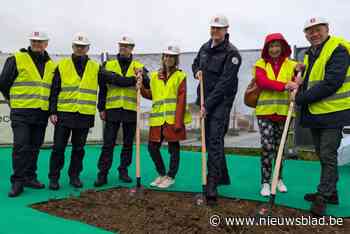 Eerste spadesteek voor gloednieuwe brandweerkazerne: “Dit kan hulpverlening enkel ten goede komen”
