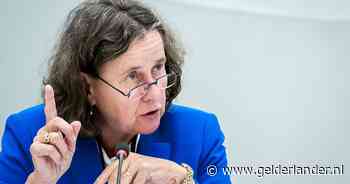 Kamer wil geen ‘terugkeerbordjes’ bij asielzoekerscentra, Faber erkent fout over spreidingswet