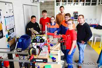 Duitse studenten volgen tien dagen praktijkles in Gitok: “Bij ons denken ze te snel dat we iets stuk zouden doen”