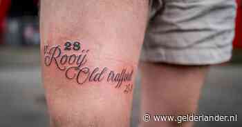Bart van Rooij (ex-NEC) staat nu écht op het bovenbeen van sup­por­ter Rutger (20)