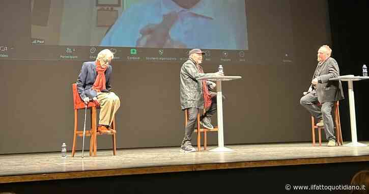 Vasco presenta a Modena “Vivere/Living”, una raccolta d’arte con pensieri e versi: “Non sono un poeta, ma uno che da’ potenza alle parole con la musica”