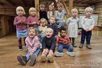 Zoek de verschillen: drie tweelingen in één klas: “Nooit meegemaakt in mijn carrière”