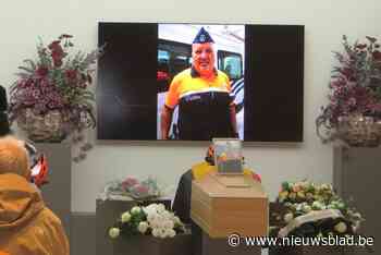 Familie en collega’s nemen afscheid van politieagent Eddy: “Meer een vader dan een collega”