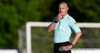 Danny Koevermans wil graag betaald voetbal fluiten, maar hoort vaak dat hij te oud is: ‘Versnelde cursus zou goed zijn’