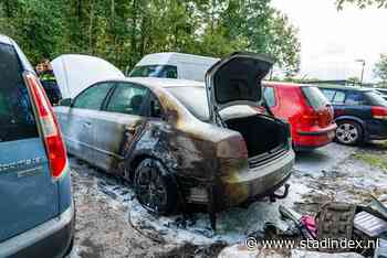 Auto in brand op parkeerplaats arbeidsmigranten, politie onderzoekt brandstichting