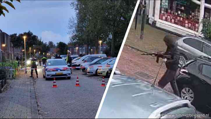 Almere - Helikopters boven Almere Buiten, verdachten van schietpartij aangehouden