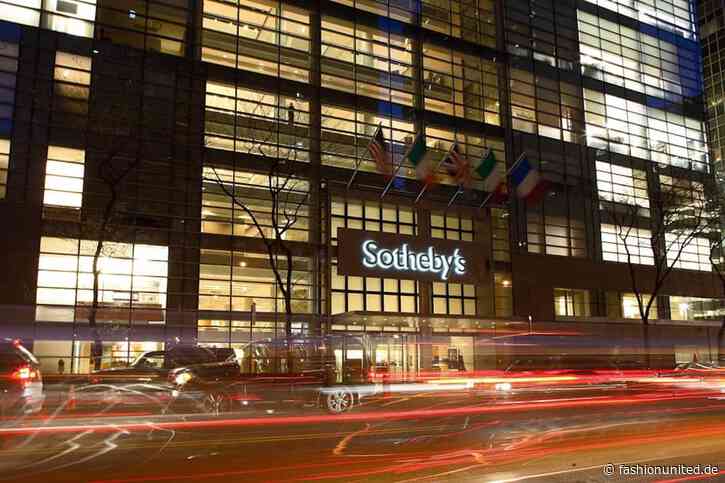 Kleidungsstücke von Bessette-Kennedy werden versteigert