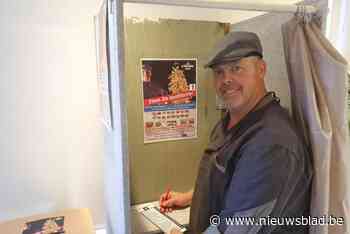 Verkiezingen, maar dan met lekkere prijs achteraf: friturist Joeri (48) roept klanten op om op favoriete snack te stemmen