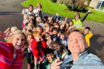 Dina Tersago en Tom De Cock nemen reclamespot op om 1.000 pleeggezinnen te vinden: “Er gaat niets boven een warme thuis”