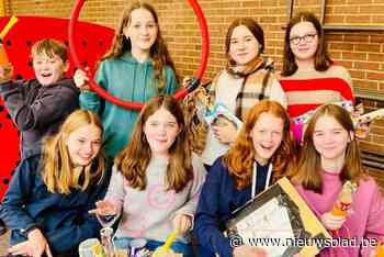 Leerlingen maken muziekinstrumenten van zwerfvuil