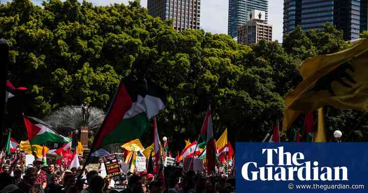 Sydney restaurateur Alan Yazbek ‘unreservedly’ apologises after being charged over alleged display of Nazi symbol