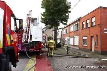 Brandweer vindt 16 beslapen matrassen in brandend pand: “Grote ramp vermeden”