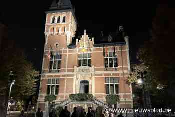 Oud gemeentehuis en Dokter Roosensplein baden voortaan in stijlvol licht