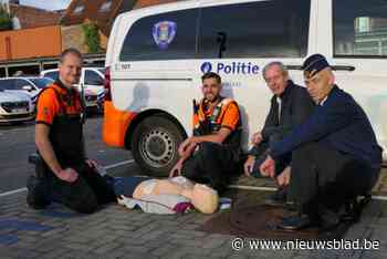 Politie rust tien voertuigen uit met defibrillatoren: “Bij een hartstilstand telt elke seconde”