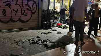 VIDEO | Guerriglia urbana a Roma: l'assalto dei latinos al minimarket dopo il rifiuto di dargli birre
