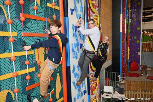 Lijsttrekkers CD&V beklimmen met succes nieuwste klimmuren Speelpunt
