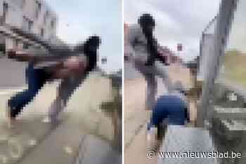 Politie onderzoekt geweld tegen minderjarig meisje aan bushalte in Stabroek