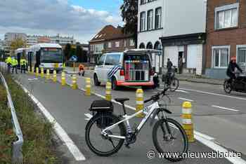 Fietsster (35) in kritieke toestand na aanrijding met bus van De Lijn