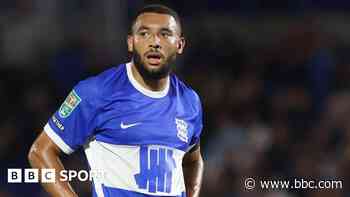 Blues midfielder Anderson signs one-year extension