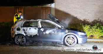 Vierde explosie binnen twee dagen in Den Bosch: auto van dakdekker gaat in vlammen op