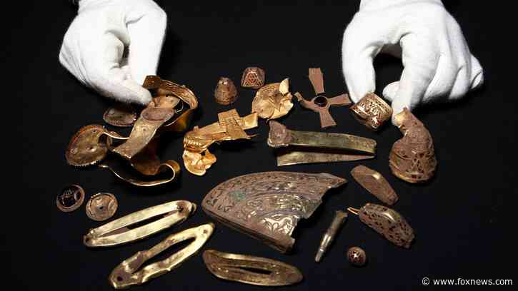 The 4,000 items in the Staffordshire Hoard make it the largest collection in history of its kind