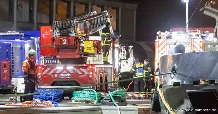Nach Brand auf Tankschiff beginnen Ermittlungen
