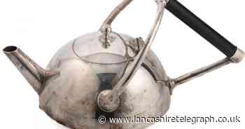 Extremely rare teapot to go under the hammer priced at £18,000