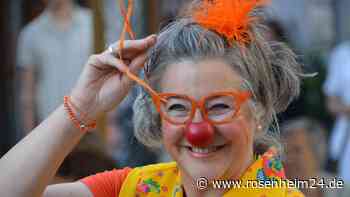 „Unbeschwerte Momente schenken“: Das inspiriert die Rosenheimer Clownin Rosali Sonnenschein