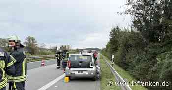 Auto kollidiert mit Pannen-Lkw auf A70: Bub (7) stirbt an Verletzungen - Bruder (12) schwer verletzt