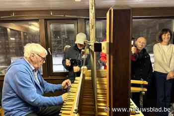 Muzikaal experiment op beiaard met koor, trompettist en gitarist