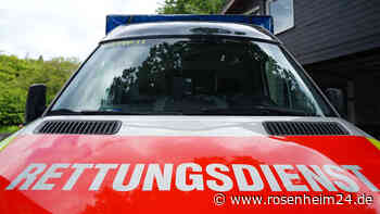 Von Autofahrerin (25) übersehen: Motorradfahrer (20) bei Unfall schwer verletzt