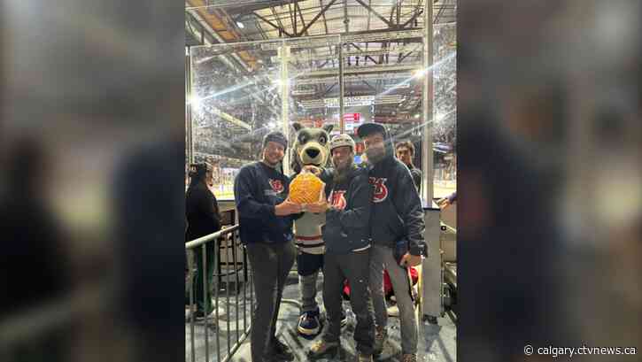 Giants rally late to topple Hurricanes in overtime 4-3