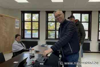 VERKIEZINGSDAG. Molse burgemeester Wim Caeyers brengt stem uit: “Een status quo zou al een mooi resultaat zijn”