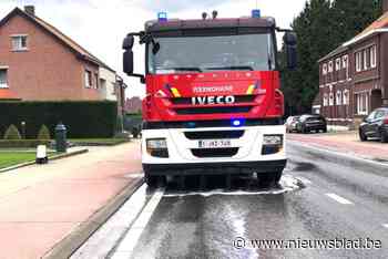 Brandweer verwijdert oliespoor op rotonde in Riemst