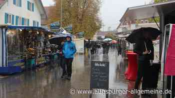 Viel Regen und eher wenige Besucher beim Herbstmarkt in Leeder